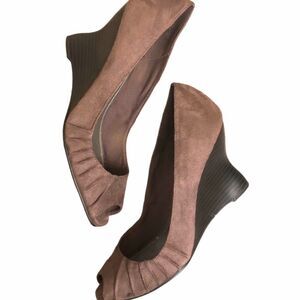Fioni Dusty Purple Suede peep toe Wedge shoe 9